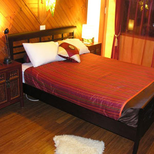 The Poolview room - bed The Poolview room - bed